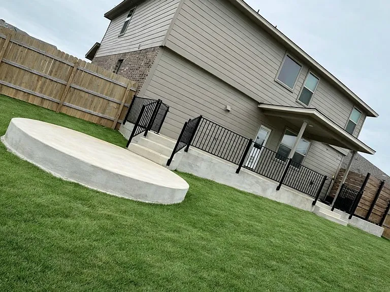 3909 Lorenzen Ct — Photo 27