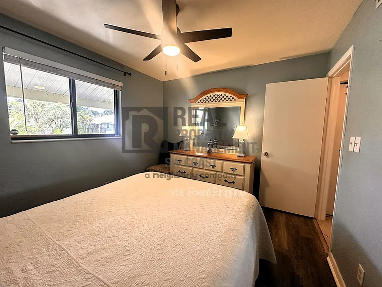 28100 Pine Haven Way #5 — Photo 13