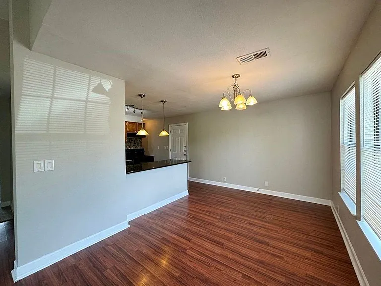 600 Seminole Rd — Photo 13
