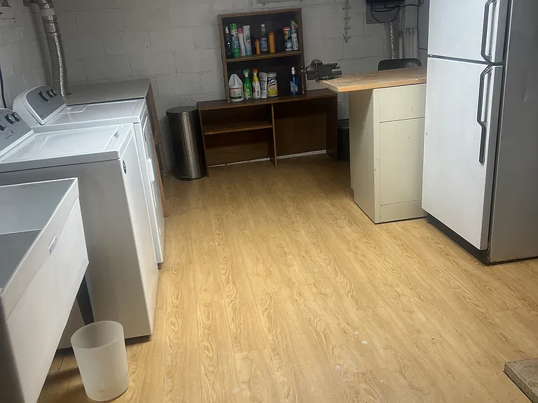 810 Ashton St — Photo 14