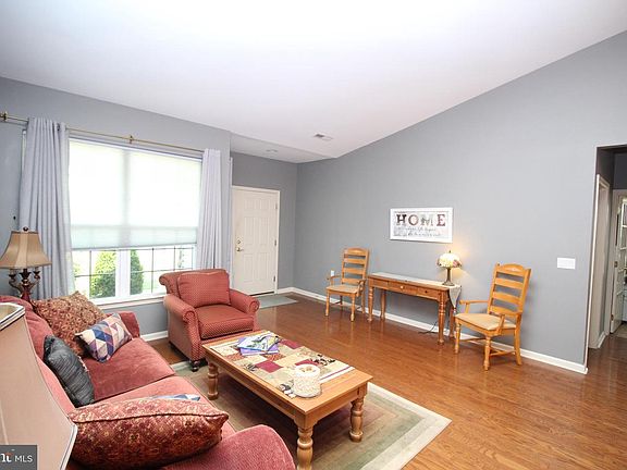 5th image of 472 Pebble Beach Dr