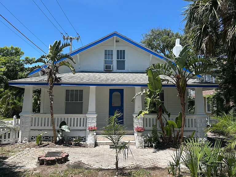 122 S Peninsula Dr — Photo 1