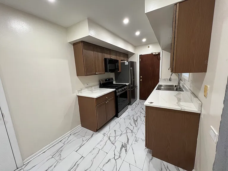 4643 Main St #1D — Photo 6