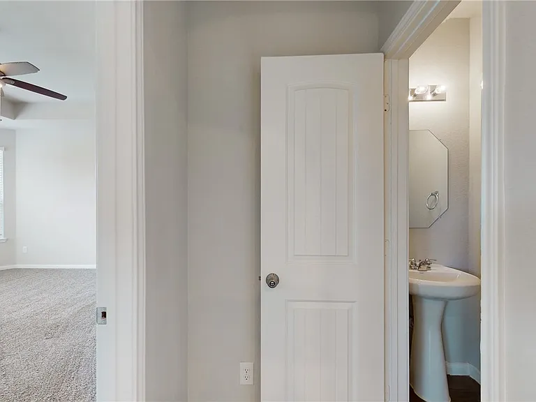 5764 Paseo Pl — Photo 9