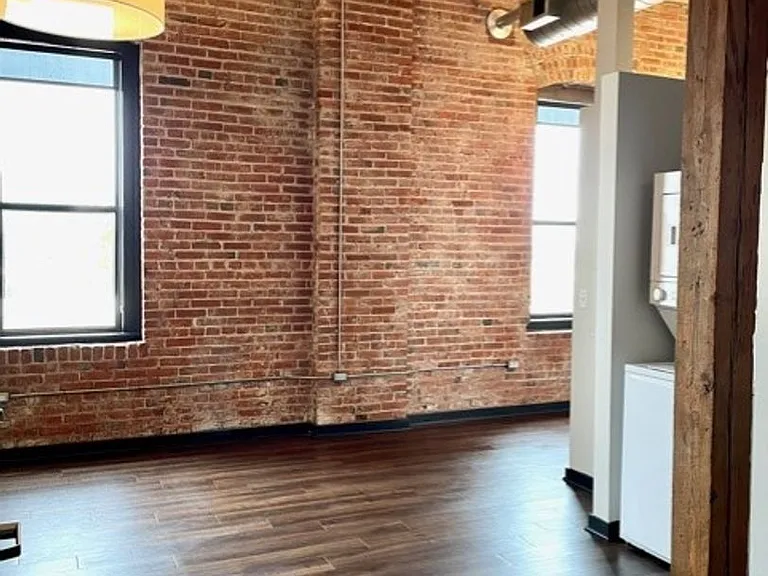 Landmark Lofts Apartments — Photo 45