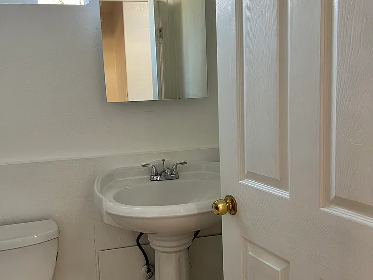 996 Fairwood Ave #2 — Photo 9