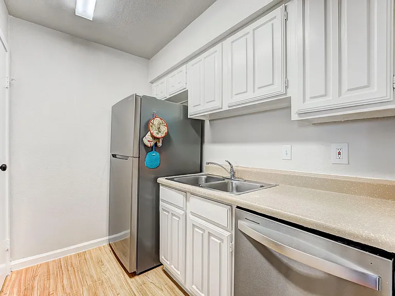 6001 Reims Rd #301 — Photo 14