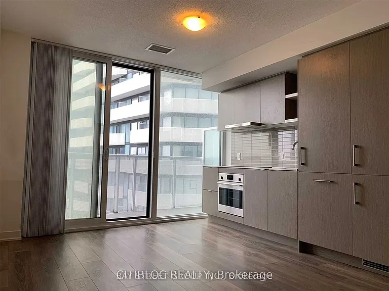 88 Harbour St #2011 — Photo 4