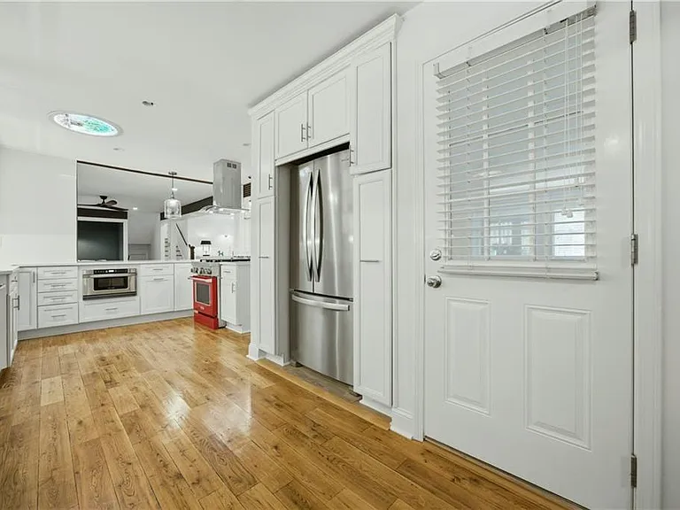 2220 Spring Mill Cv — Photo 15