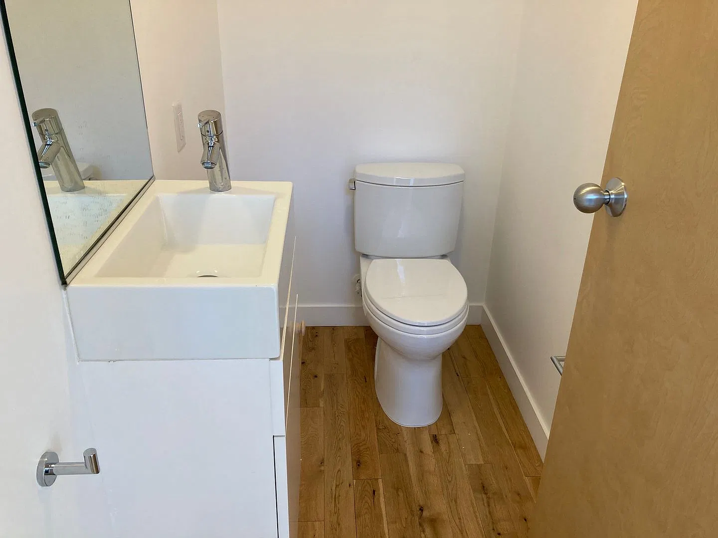 Modern Architectural Townhome Near Dodger Stadium - Echo Park - $4,995/Month — Photo 3