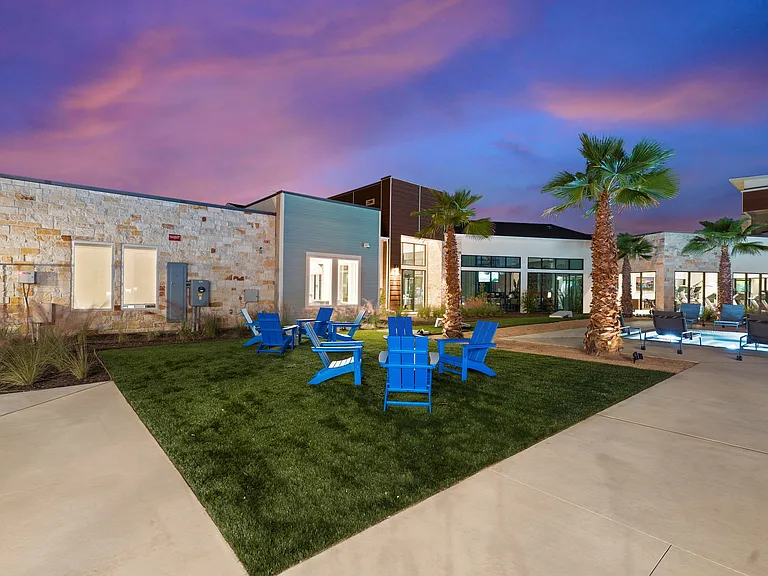 Dalton Austin Residences — Photo 28