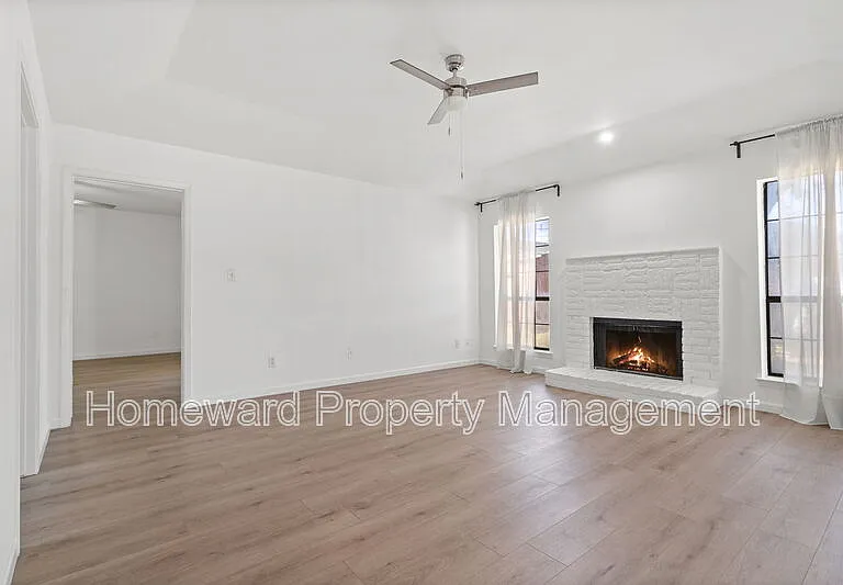 1401 Landmark Ct — Photo 5