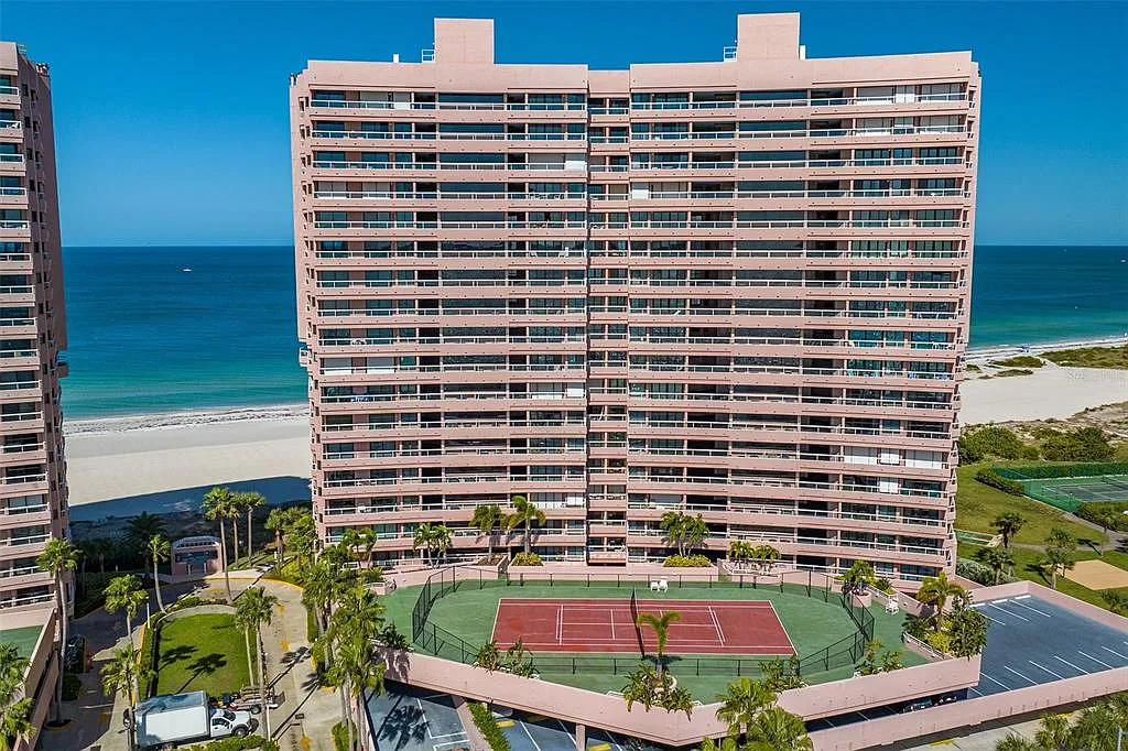 2 bed, 2.5 bath, 1570 sqft, $6,000 — Photo 1