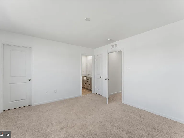 505 Fontana Cir — Photo 17