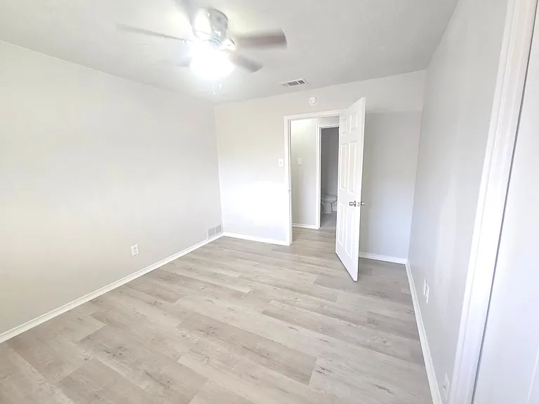 13439-13441 Blossomheath Ln — Photo 22