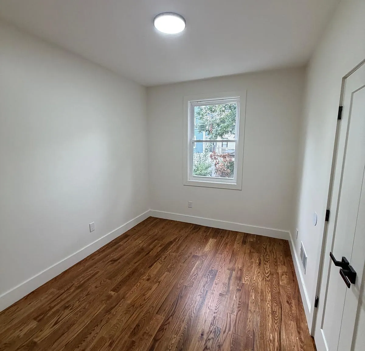 3 bed, $2,450 — Photo 3