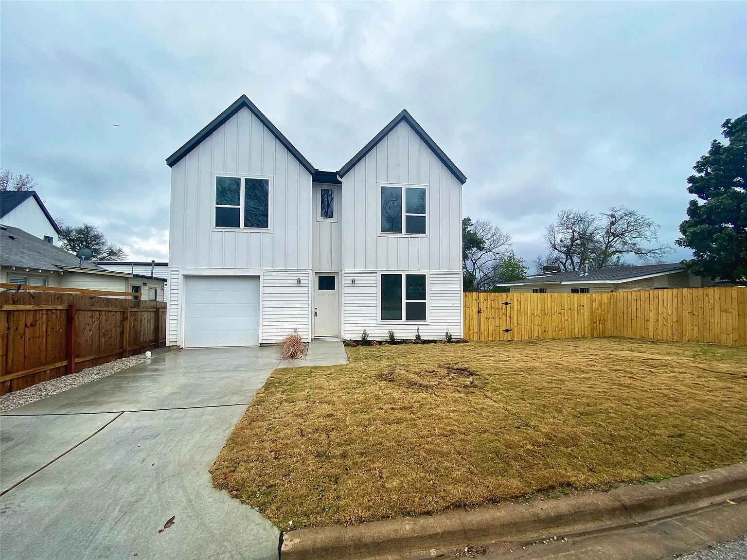 4 bed, 3.0 bath, 2153 sqft, $3,595 — Photo 2
