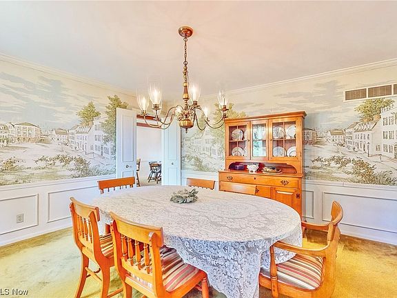 5th image of 4807 White Oaks Dr