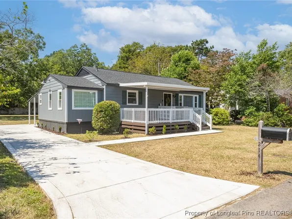 214 S 6th St, Spring Lake, NC 28390