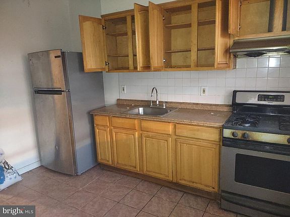 5th image of 7221 Rutland St