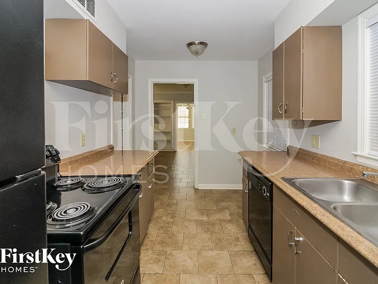 1569 Marcia Rd — Photo 6