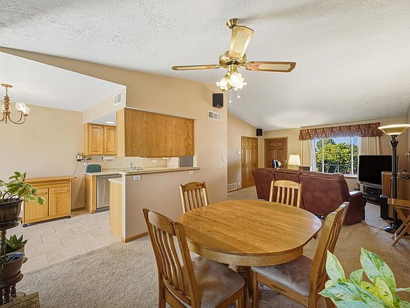 2nd image of 6820 Frantz Dr NE