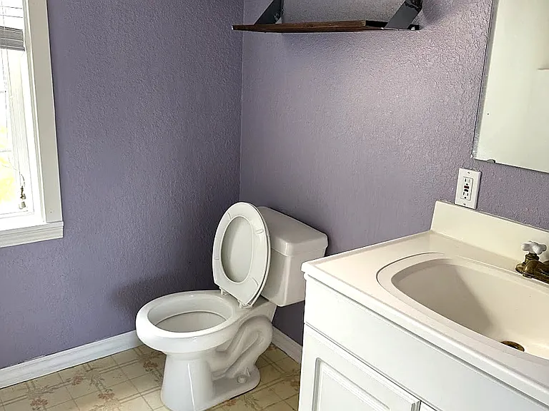 Common Full Bath