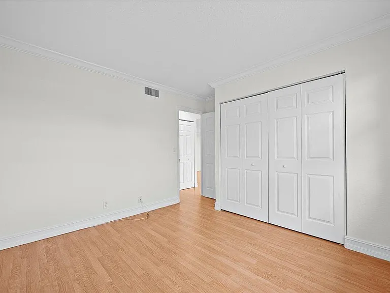 190 Lake Evelyn Dr #190 — Photo 11