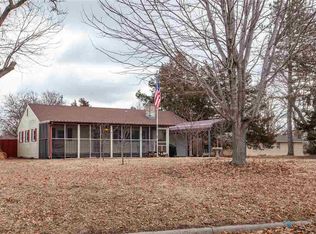 421 Countryside Rd, Junction City, KS 66441