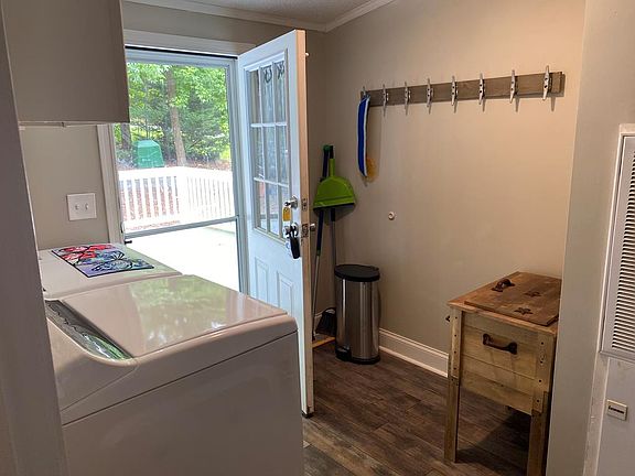 5th image of 525 Wildwood Cir