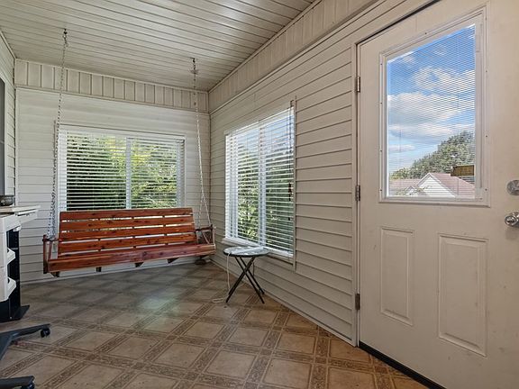 4th image of 60 Evergreen Dr