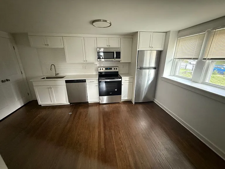 502 Church St #2 — Photo 4