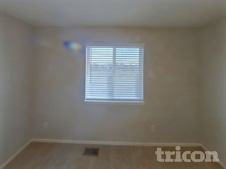7335 Dobbs Dr — Photo 12