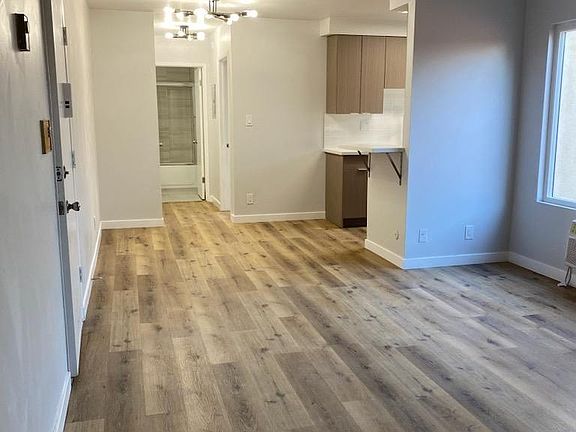 5th image of 2515 Ocean View Ave APT 103
