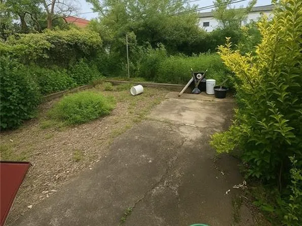 693 Georgia Avenue image 23 of 31