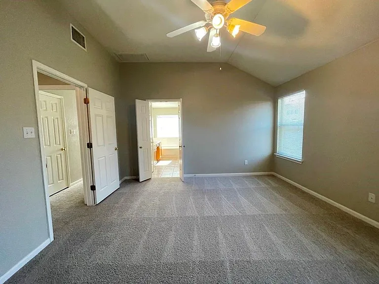 2305 Bakers Way — Photo 40