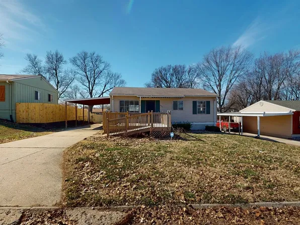 2316 Cardinal Ln, Saint Joseph, MO 64503