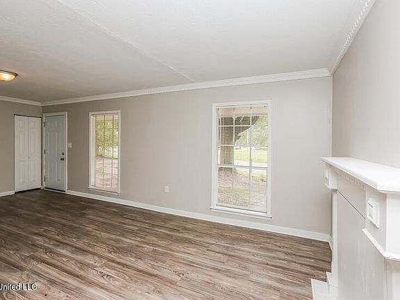 4th image of 3301 Suncrest Dr