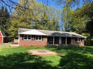 1131 Stroup Rd, Atwater, OH 44201