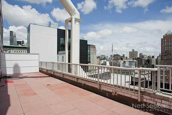 Sold by Nest Seekers International | media 16