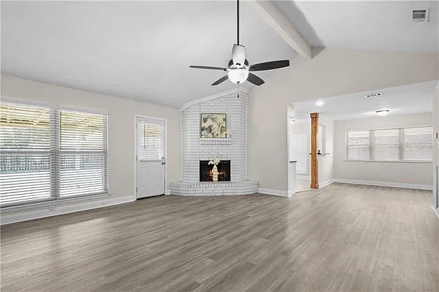 3 bed, 2.0 bath, 1510 sqft, $1,650 — Photo 2
