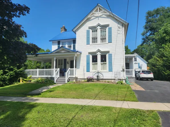 27 Chapel St, Sherburne, NY 13460