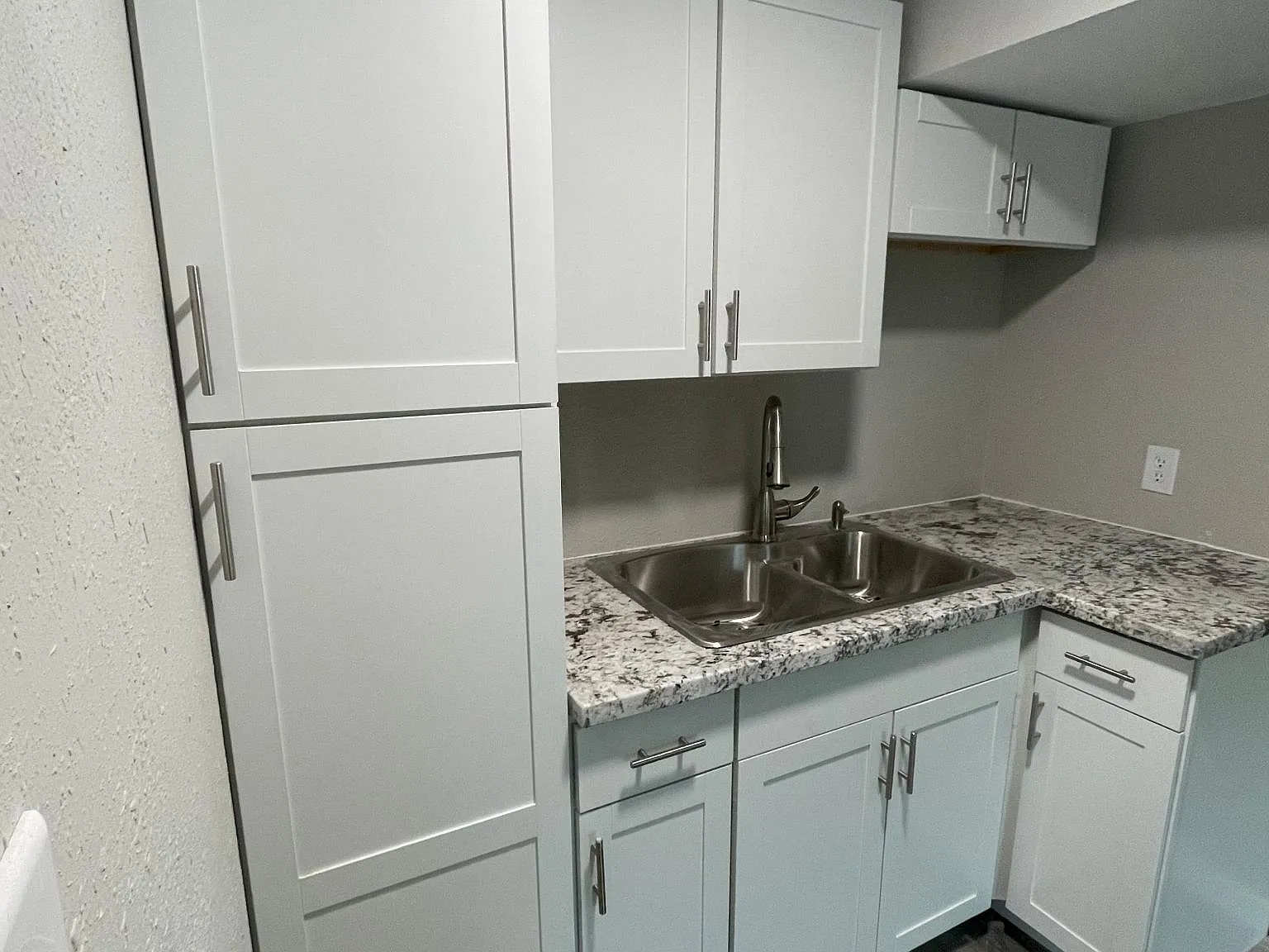 Studio, 400 sqft, $925 — Photo 2