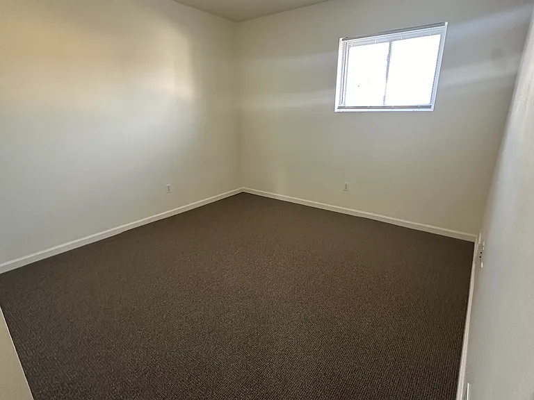 113 Monroe Way — Photo 3
