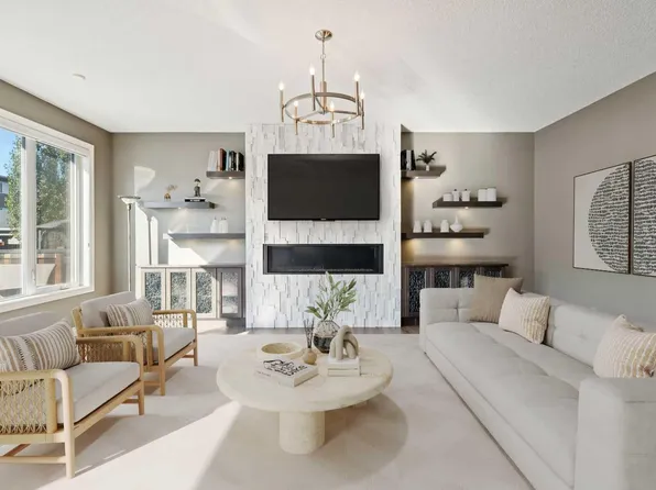 383 Evansglen Dr NW, Calgary, AB T3P 0X7