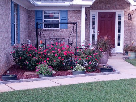 nice siting area front patio