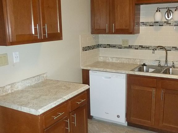 4th image of N111W15653 Vienna Ct APT 9