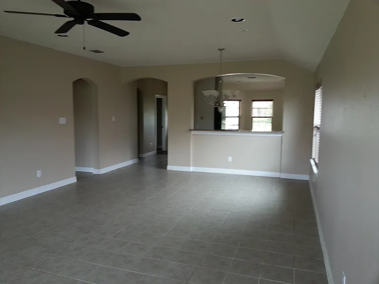 1525 Rosson Rd — Photo 5