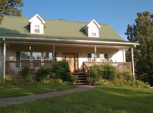 147 Windy Knoll Ln, Cleveland, GA 30528