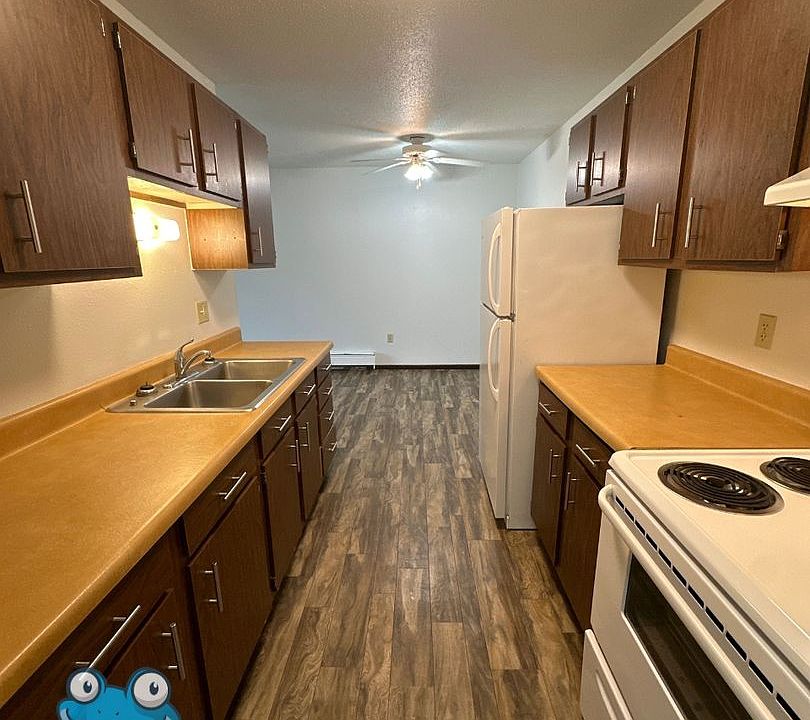 1st image of 904 13th St NE #11